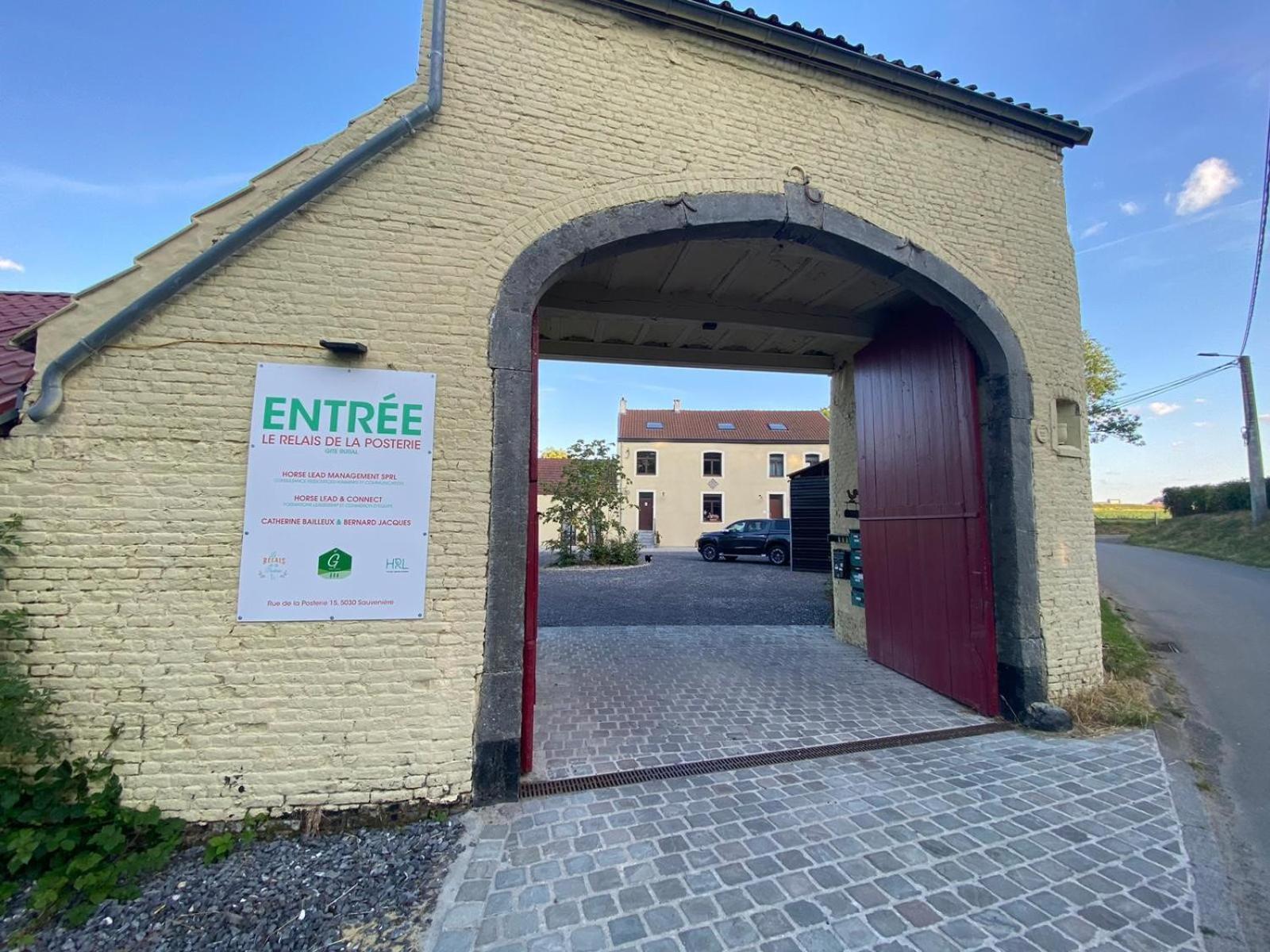 Le Relais De La Posterie Guest House Gembloux Exterior foto